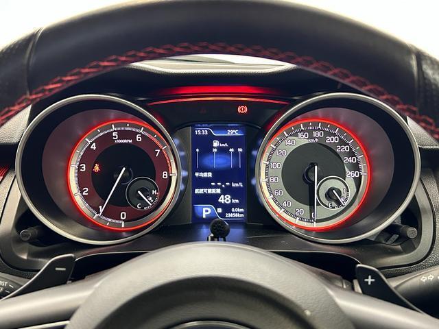 メーターデザインもスポーティでカッコいい！