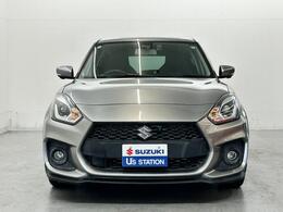 こちらのお車は納車から1年間・走行距離による制限無しの保証が付いています。消耗・劣化する部品以外と工場出荷時装着の部品が保証の対象となります。詳しくはスタッフまでください。