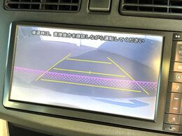 【バックカメラ】駐車時に後方がリアルタイム映像で確認できます。大型商業施設や立体駐車場での駐車時や、夜間のバック時に大活躍！運転スキルに関わらず、今や必須となった装備のひとつです！
