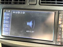 【純正ナビ】人気の純正ナビを装備しております。ナビの使いやすさはもちろん、オーディオ機能も充実！キャンプや旅行はもちろん、通勤や買い物など普段のドライブも楽しくなるはず♪