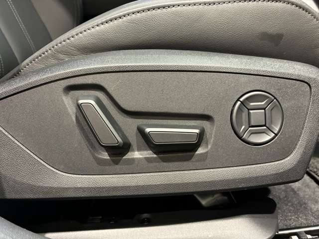 適度な硬さで長時間の運転でも疲れにくいシート設計です。
