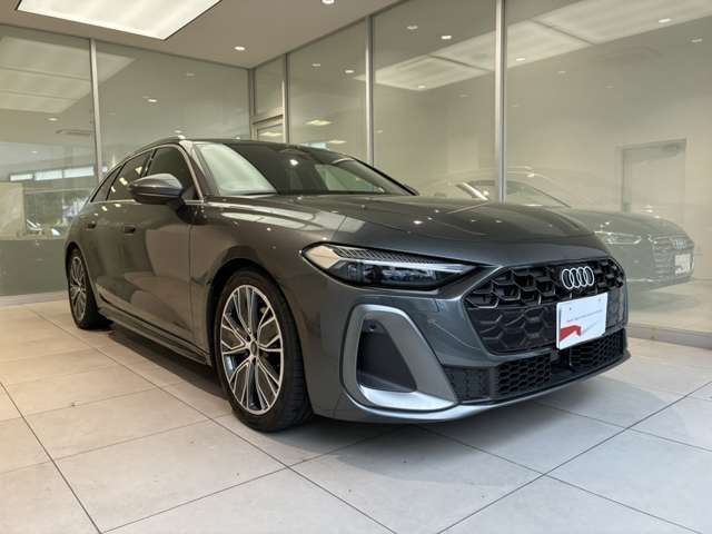 《Audi認定中古車》ならではのクオリティ、高度な訓練・教育を受けたAudi専門のメカニックがご納車前に100項目にも及ぶ精密な点検を行います。