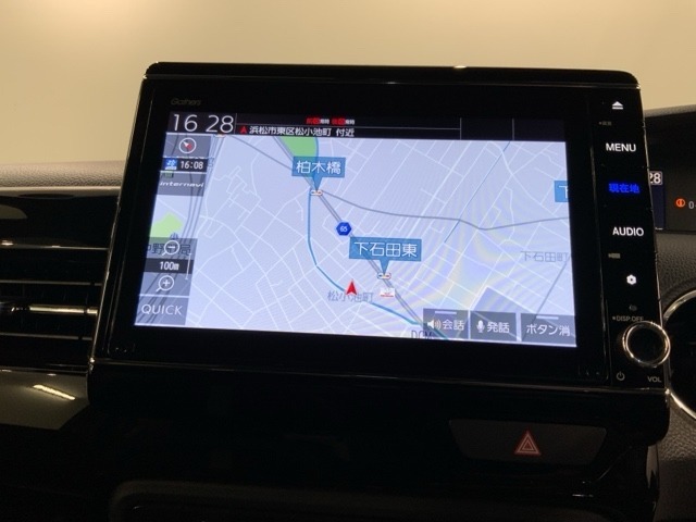 アップルカープレイ対応ギャザズナビ搭載です。知らない道も安心ですね！