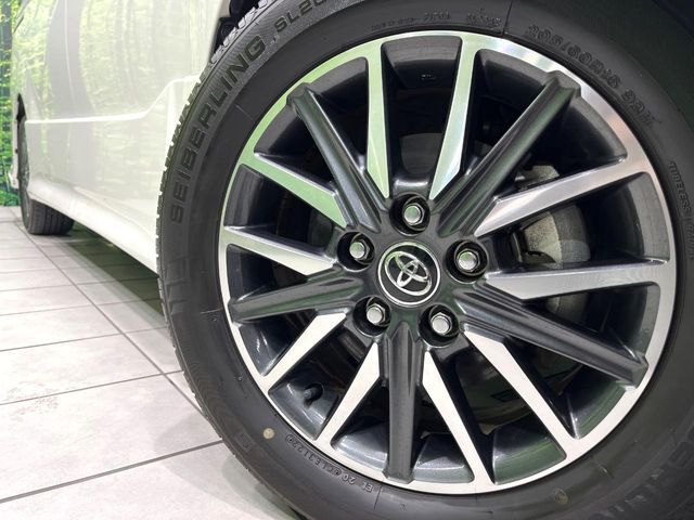 【純正16インチアルミホイール】外観にマッチした純正アルミホイールを装着しております。各種社外アルミホイールや、スタッドレスタイヤも取扱いしております。是非ご相談ください♪