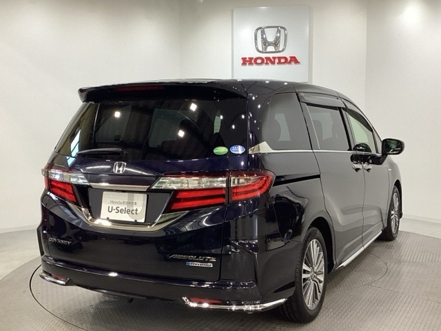 【Honda認定中古車 U-Select】　は3つの安心をお約束します。　1　Hondaのプロが整備した安心。 2　第三者機関がチェックした安心。　3　購入後もHondaが保証する安心。