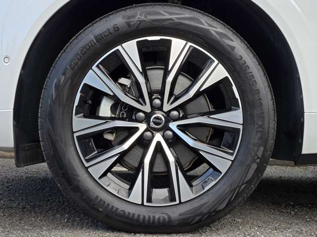 VOLVO  XC60 Ultimate B5 AWD  Crystal White