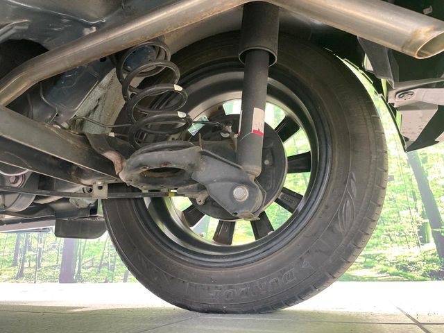 お車を安心してお乗りいただく為には、足回りの定期点検が欠かせません。サービスサポート（有償保証）では無料点検もご提供しており、安心のカーライフをお過ごしいただけるサポート体制が整っています。