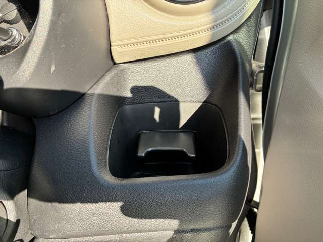 ドリンクホルダーは飲み物が取りやすい位置にございます♪