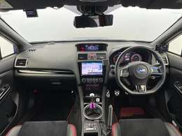 【インパネ全体】全方位で視界が広く、高い目線で運転もしやすいです！