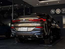 保証に関しましては全国どこのディーラーでもご使用いただける認定中古車保証が付きます。アフターメンテナンスもお近くのディーラーにて行うことができますので安心してお乗りいただけます。