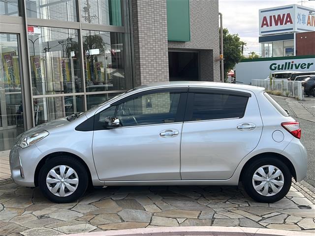 【左】当社基準による調査の結果、修復歴車と判断された車両は一部店舗を除き、販売を行なっておりません。万一、納車時に修復歴があった場合にはご契約の解除等に応じます。