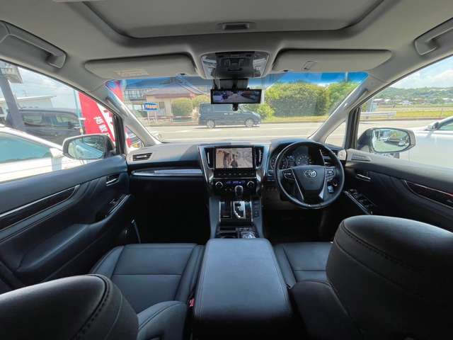 室内は禁煙、納車前は再度クリーニング致します。