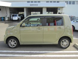 左側から見たお車です