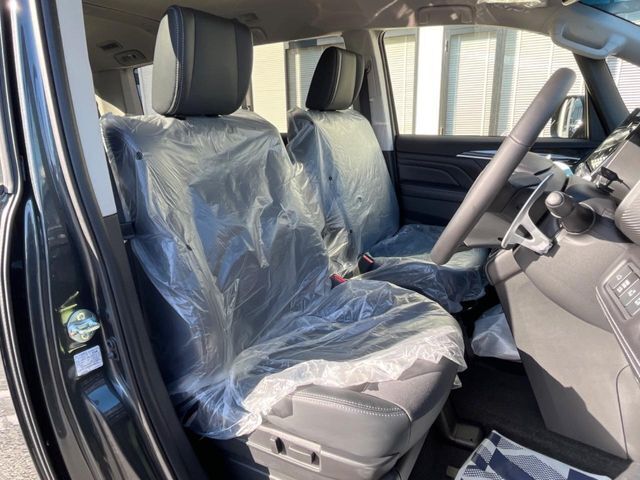 もちろん車内はキレイです♪よりクリーンな状態をキープしたいお客様には『ナノゾーンコート』がおすすめ！新型コロナウイルス対策や、除菌・消臭に効果を発揮し多くの方にご好評いただいております。