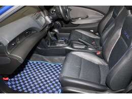 専用コンビシート装備