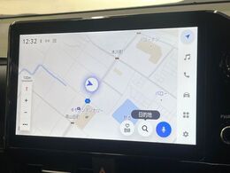 【10.5インチナビ】高級感とインパクトのある大画面ナビを装備。各種オーディオ操作はもちろん、スマホ連携もできる利便性の高いナビです♪