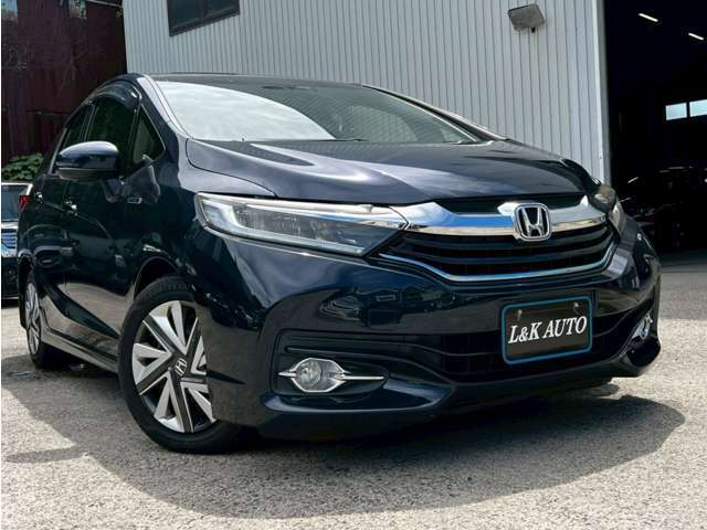 在庫車両は国産車をメインに軽自動車、コンパクトカー、セダン、ミニバンと幅広く取り揃えております。お探しの条件をお知らせください。自社整備工場（運輸局認証工場）、全天候型の屋内展示場完備☆