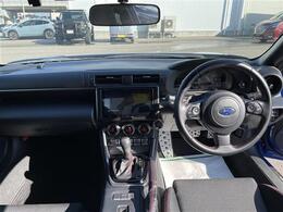 【インパネ全体】全方位で視界が広く、高い目線で運転もしやすいです！