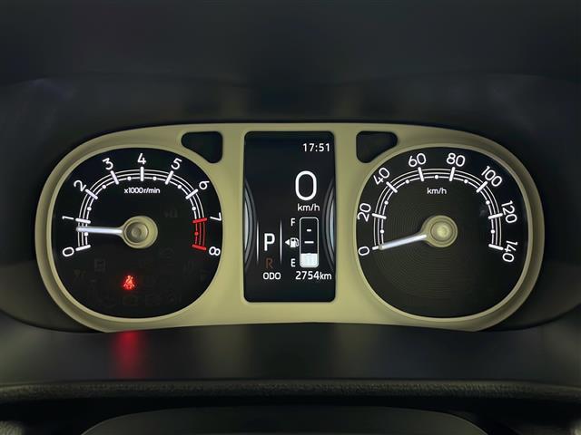 【スピードメーター】メーターがシンプルで見やすく運転しやすいですね！