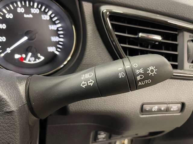 4WD　プロパイロット　アラウンドビューモニター　インテリジェントルームミラー　パワーバックドア　純正18インチアルミホイール　レーダークルーズ　スマートキー　LEDヘッドライト　コーナーセンサー