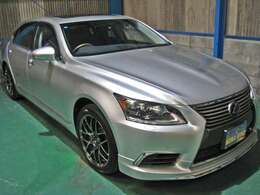 ★マークレビンソンリファレンスサラウンドシステム（7.1チャンネルサラウンド/19スピーカー）★電動ムーンルーフ（チルト＆スライド式）★本革張りインストルメントパネル★パワートランクリッド