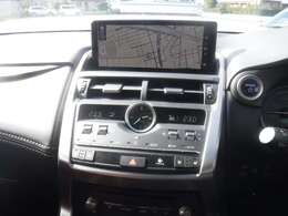 純正ナビにフルセグTV、バックモニターが付いています♪