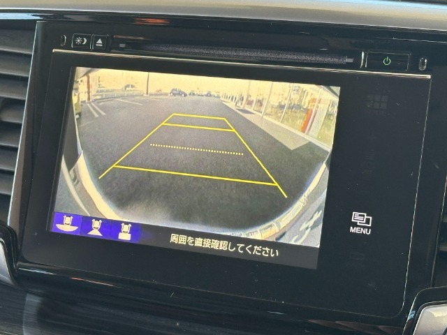 バックで駐車するのは苦手・・・。というそんなあなたでもご安心していただけるハズ！！安心のバックモニター付です☆