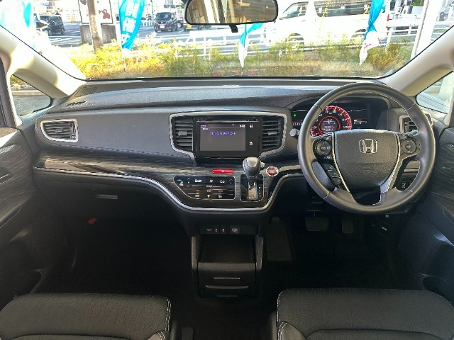 ホンダカーズ名東ではお客様に安心してお車に乗って頂けるよう、ご納車前に車検整備付車両は車検整備一式を実施させていただきます。ホンダ車のプロである当店の整備士が行いますのでご安心してお乗りください！