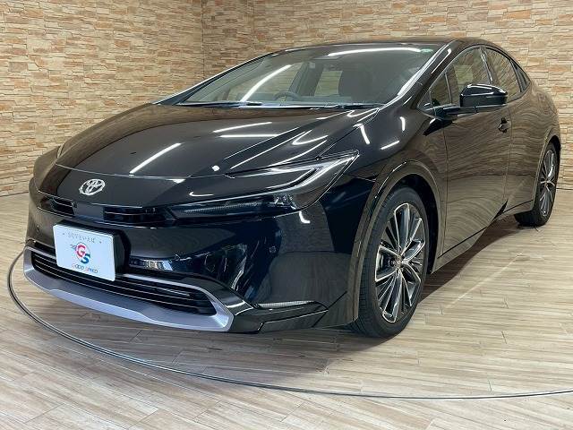 お車ご成約時の付帯率は驚きの90％OVERのキーパーガラスコーティング。雨が降れば、まるで洗車したかのような美しさ。納車後のメンテナンスも楽々。是非一度お試し下さい。