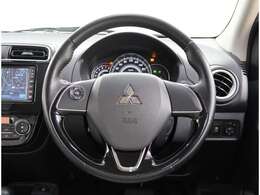 純正ステアリングホイールです