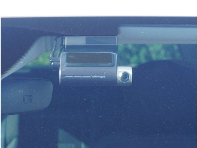 【ドライブレコーダー】安心・安全なカーライフに必須のドライブレコーダーを装備。あおり運転や事故に遭遇した際の状況も映像で記録し、万一のリスクに備えます。