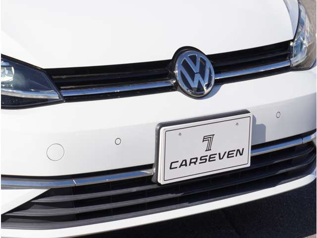 【クリアランスソナー】バンパーに付いたセンサーが障害物を検知。一定の距離に近づくとアラートで教えてくれます。狭い駐車スペースや車庫入れ時も安心です。