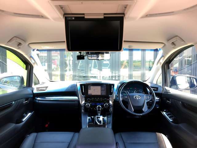 人気の純正ナビに純正・フリップダウンモニター、両側電動ドア、LEDヘッドライトなどなど豪華装備満載です！