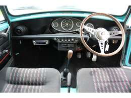 4速マニュアルです！