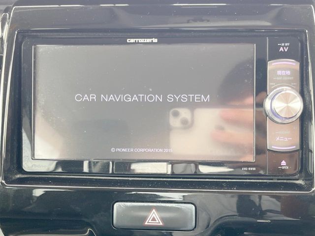 【ナビゲーション】目的地までしっかり案内してくれる使いやすいナビ。Bluetooth接続すればお持ちのスマホやMP3プレイヤーの音楽を再生可能！毎日の運転がさらに楽しくなります！！