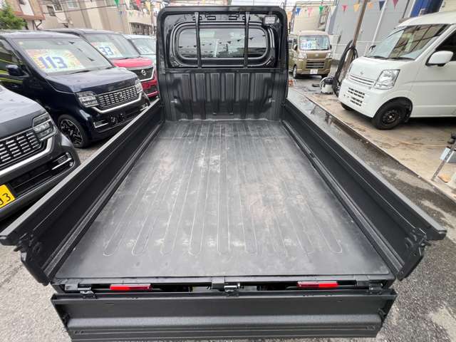 荷台マット、荷台プロテクター付き！状態も良好です。