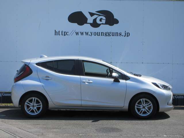 ★保証について★当社のお車はバン、トラック以外は全車1ヶ月の保証期間を設けております！納車後に運転していて気になったことや、玉切れなどがあった場合は無料で修理させていただきます！