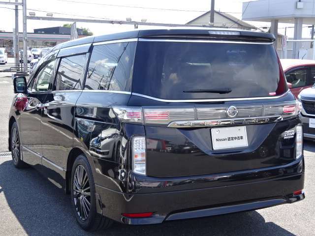 支払い総額に含まれる諸費用の金額は、埼玉県登録・一般ナンバー・車庫証明はお客様にて取得・ご来店店頭納車の内容で計算をしております。詳しくはお気軽にスタッフまでお問い合わせください。