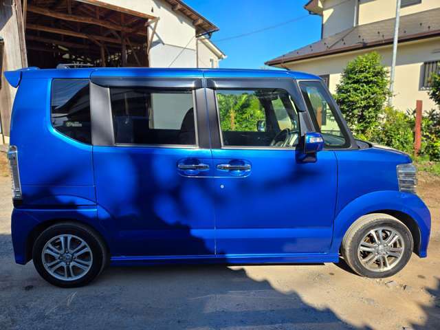 通勤だけ。新車納車待ちの間。セカンドカーなので。そう！正解です。本気の低走行。本気の傷凹み無。本気だから高額になってしまった。修理代は毎箇所高額です。CARMARKで定期的に車両交換しましょう