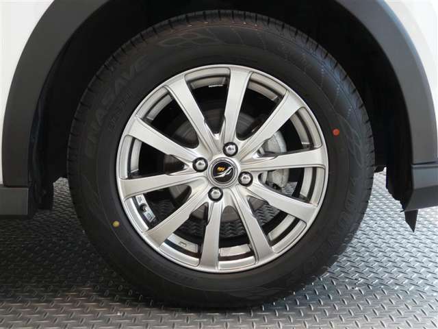 R7年式夏タイヤ195/65R16ダンロップ製です。