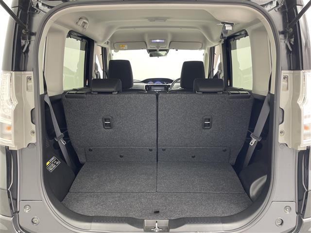 【トランク】積み込みやすくて、たっぷり積める荷室です。シートアレンジできるものは、乗車人数と荷物の量や大きさによってシートを動かすことができるので、より快適なドライブが可能です！