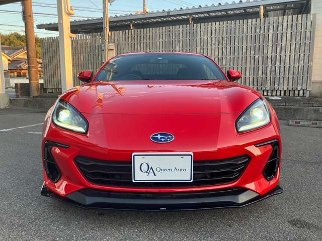 ご納車と同時にカスタマイズすることも出来ます。当店は、チューニングパーツメーカーの”TRUST”や”OS技研”、”東名パワード”と同じGLIONグループの一員ですので、お任せくださいませ。