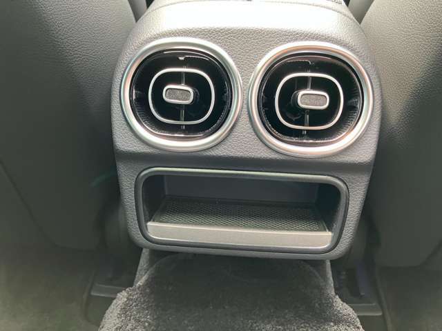 常に60台程度の展示をしております。全ての在庫をインターネットに掲載しきれておりません。インターネットに掲載していない車両でも、お探しの車両がご案内出来るケースもございますので、是非一度ご相談下さい。
