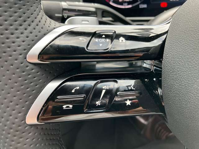 スタッフ全員が自動車保険の資格を保有しており、万が一の事故の際のサポート体制を整えております。メルセデス・ベンツ自動車保険プログラムをご用意しております。無料証券診断を行います！