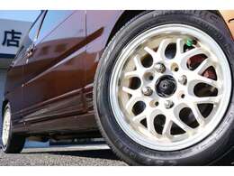 ★全国どこへでもご納車可能となります♪まずはお気軽にお問い合わせくださいませ！★ご納車前にはディーラーでの点検整備、当社での点検整備を実施致しますので、安心して乗り出して頂けます♪