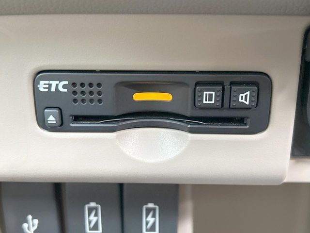 【ETC】高速道路の料金所をストレスなく通過！話題のスポットやサービスエリアに多い「スマートIC」利用時は必須のアイテムです。当店でセットアップを実施、ご納車当日からすぐにご利用いただけます！