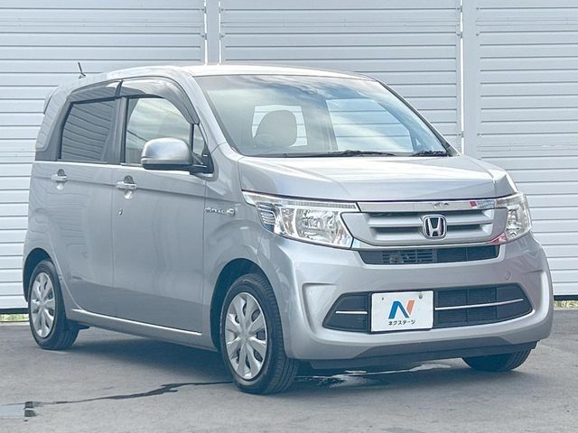 大好評のボディコーティング「弾スプラッシュコート」もご納車までに施工可能。通常のガラスコートと異なる、耐久年数6年の無機質ガラスコーティングが、ボディをキレイな状態に保ってくれます。