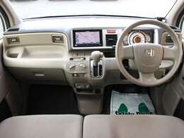 スッキリとしたライフらしいデザインのダッシュ回り！フロントビューの視認性もよく運転しやすいと思います★