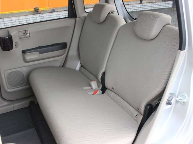 リアシートも使用感も少なくグッドコンディション★