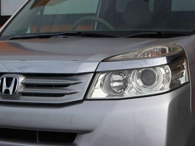 黄ばんでいてはカッコ悪いので全車ヘッドライトは磨いてあります！これだけで年式が新しく感じます！！